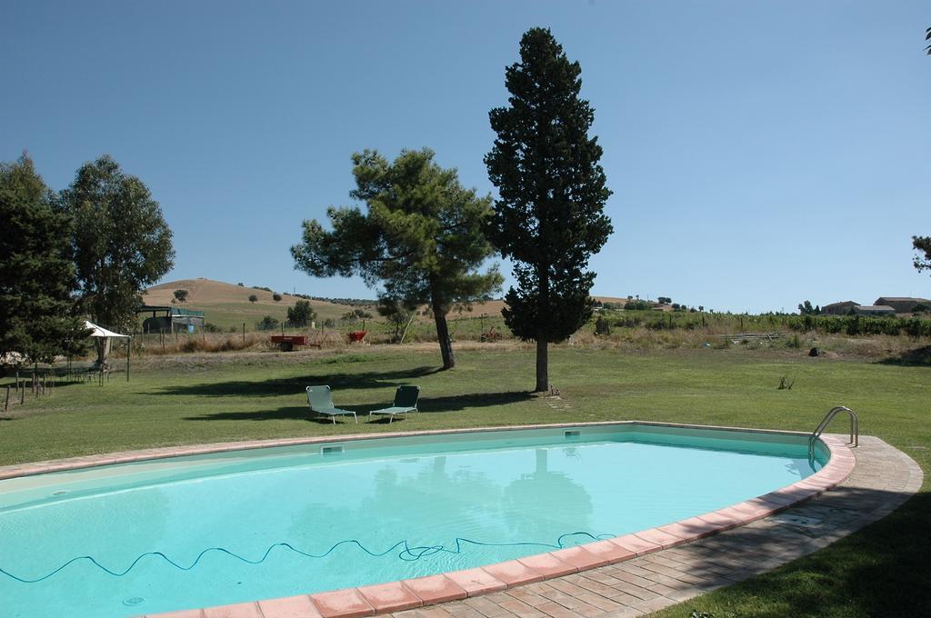 Agriturismo Pian Dei Pini 蒙蒂亚诺 外观 照片